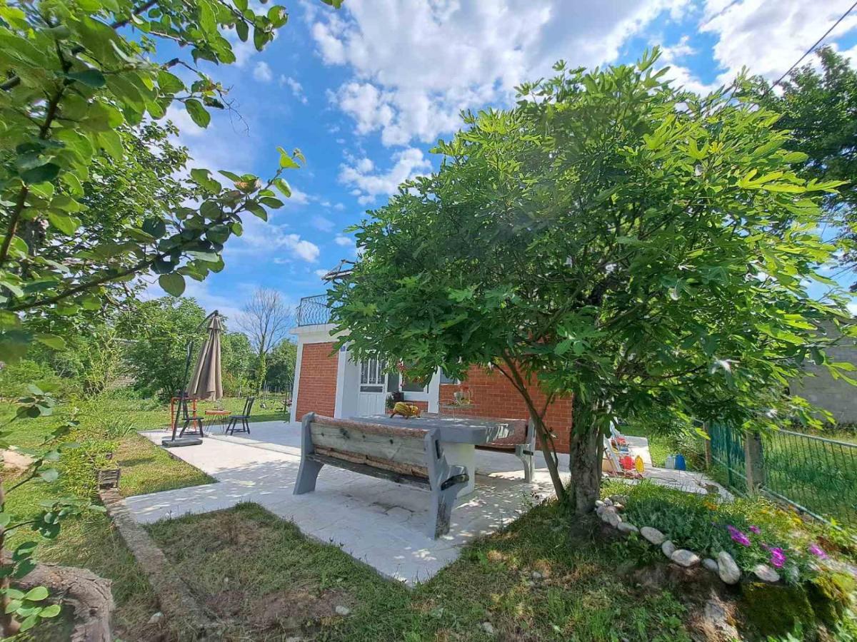 Guest House Green River Ljubuski Ngoại thất bức ảnh