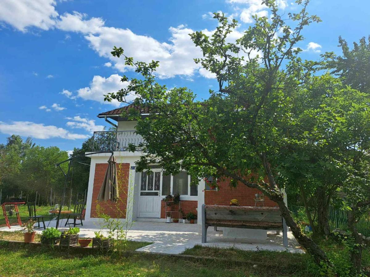 Guest House Green River Ljubuski Ngoại thất bức ảnh
