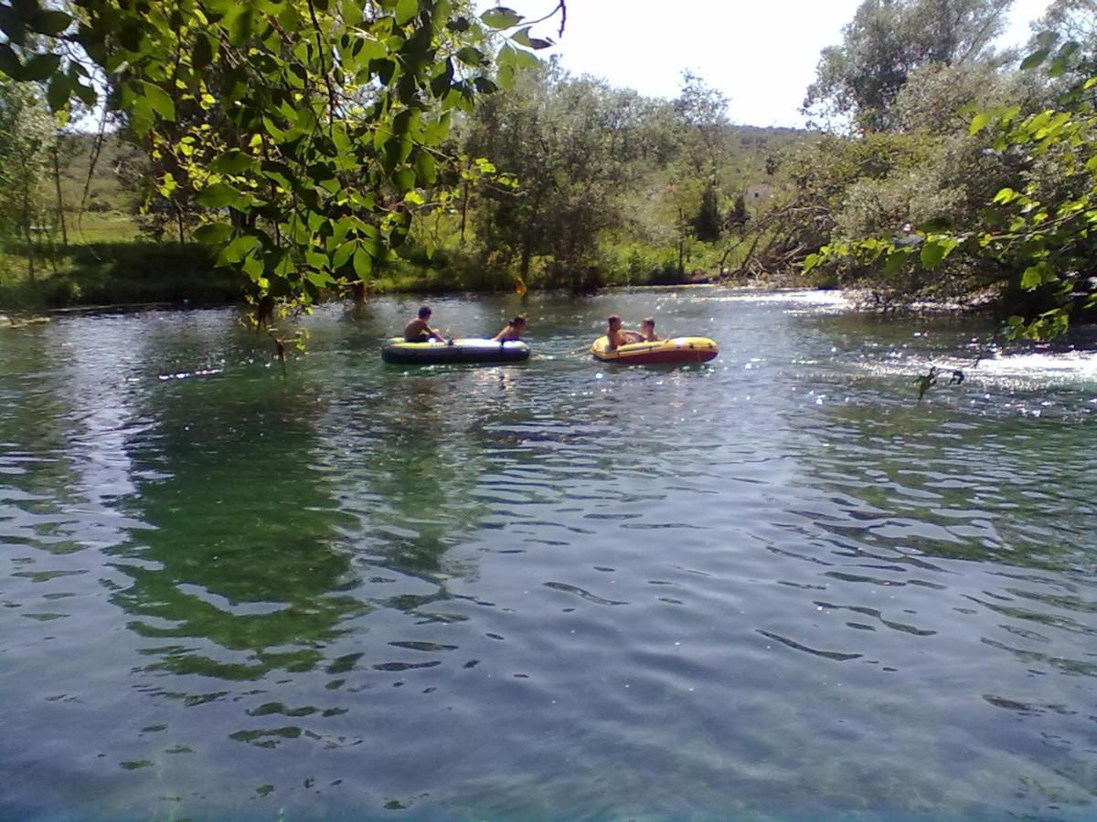 Guest House Green River Ljubuski Ngoại thất bức ảnh